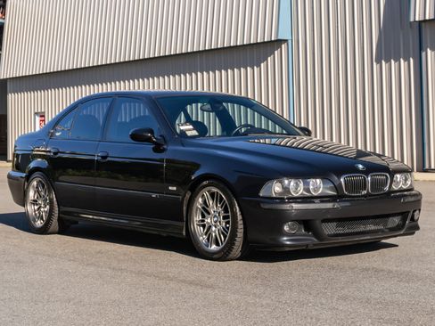 Used 2001 BMW M5 RWD image 2