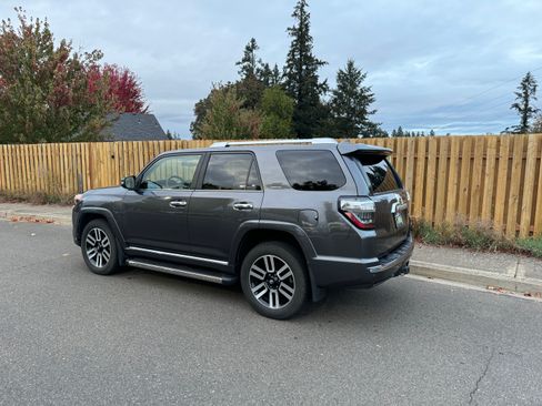 Used 2018 Toyota 4Runner Limited image 2