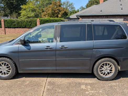 Used 2005 Honda Odyssey Touring image 1