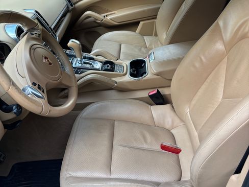 Used 2012 Porsche Cayenne S image 10