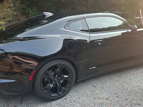 Used 2021 Chevrolet Camaro LT w/ RS Package RWD image 6