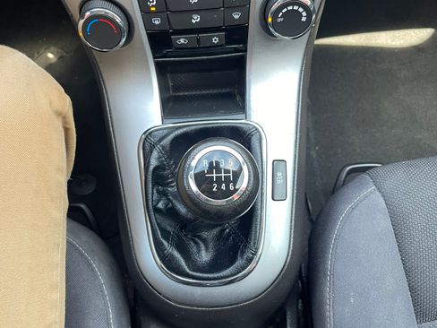 Used 2015 Chevrolet Cruze LT w/ RS Package image 23