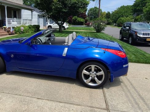 Used 2006 Nissan 350Z Touring image 1