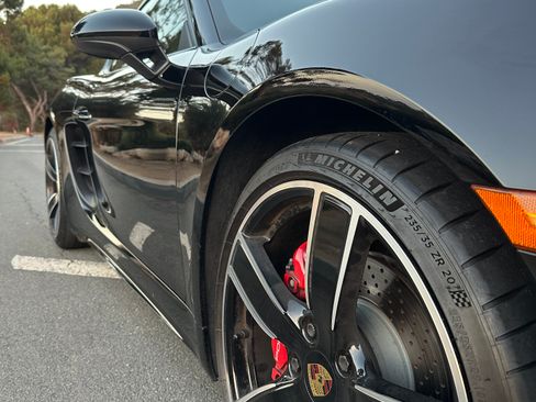 Used 2020 Porsche 718 Cayman S RWD image 21