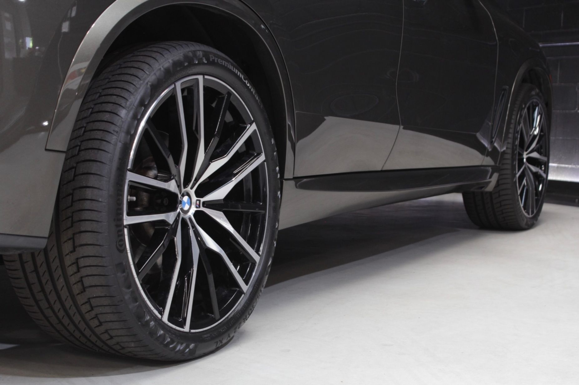 Used 2021 BMW X5 sDrive40i w/ M Sport Package RWD image 16