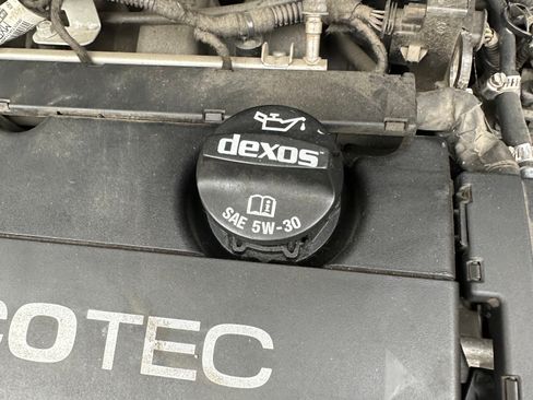 Used 2017 Chevrolet Sonic LT image 6