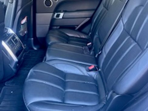 Used 2017 Land Rover Range Rover Sport SE image 5
