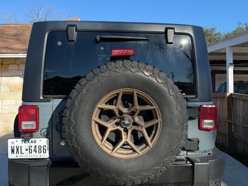 Used 2015 Jeep Wrangler Sport image 2