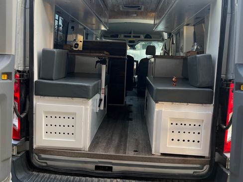 Used 2017 Ford Transit 350 XLT image 2