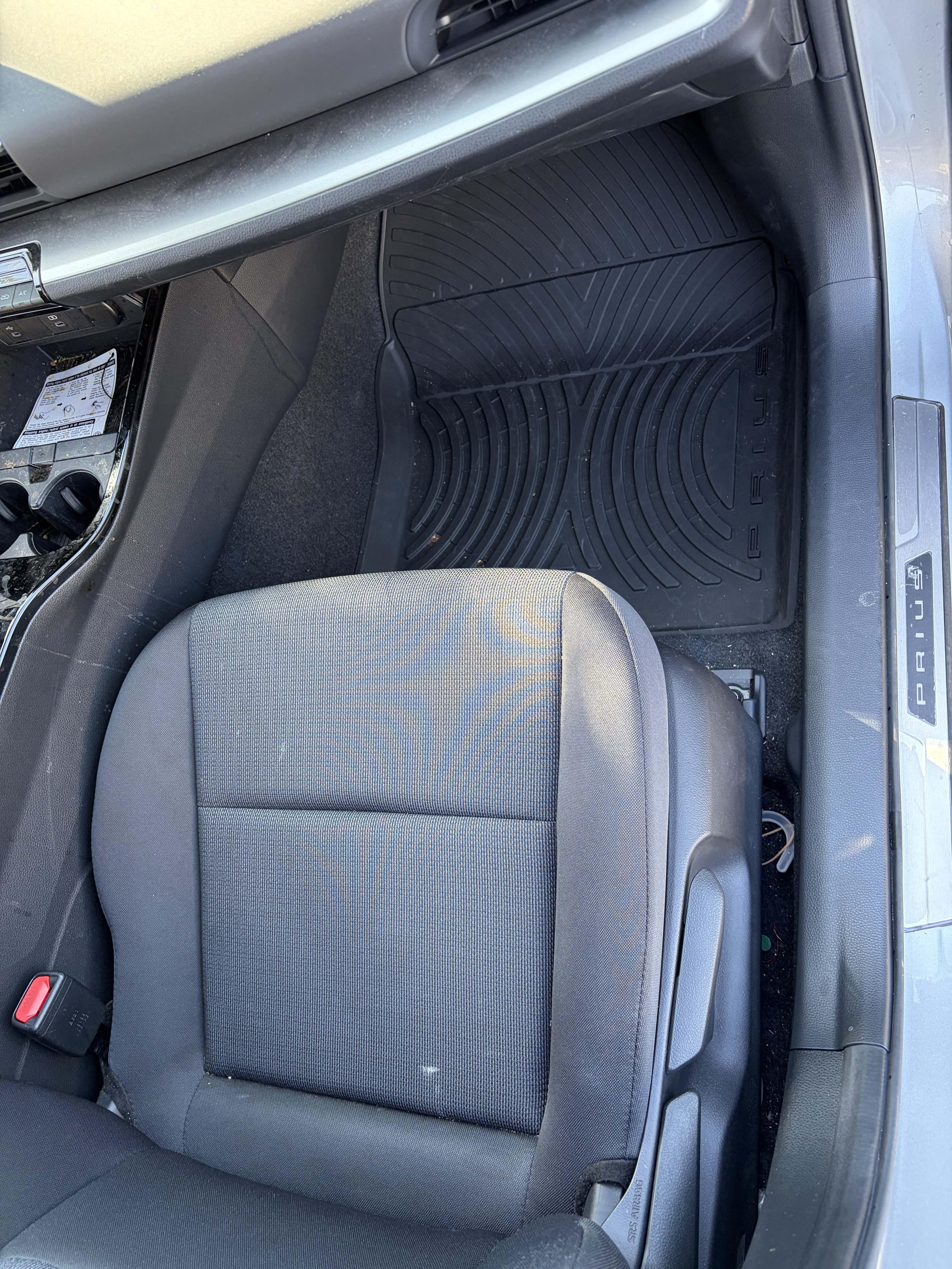 Used 2023 Toyota Prius LE FWD image 9