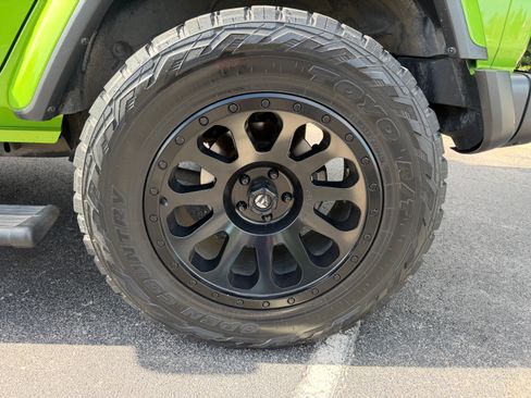 Used 2020 Jeep Wrangler Unlimited Sahara AWD/4WD image 11