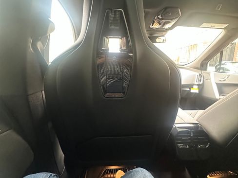 Used 2026 BMW iX xDrive45 image 6