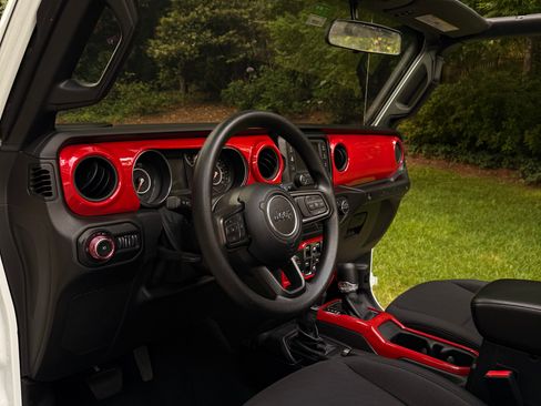 Used 2021 Jeep Wrangler Unlimited Sport AWD/4WD image 14