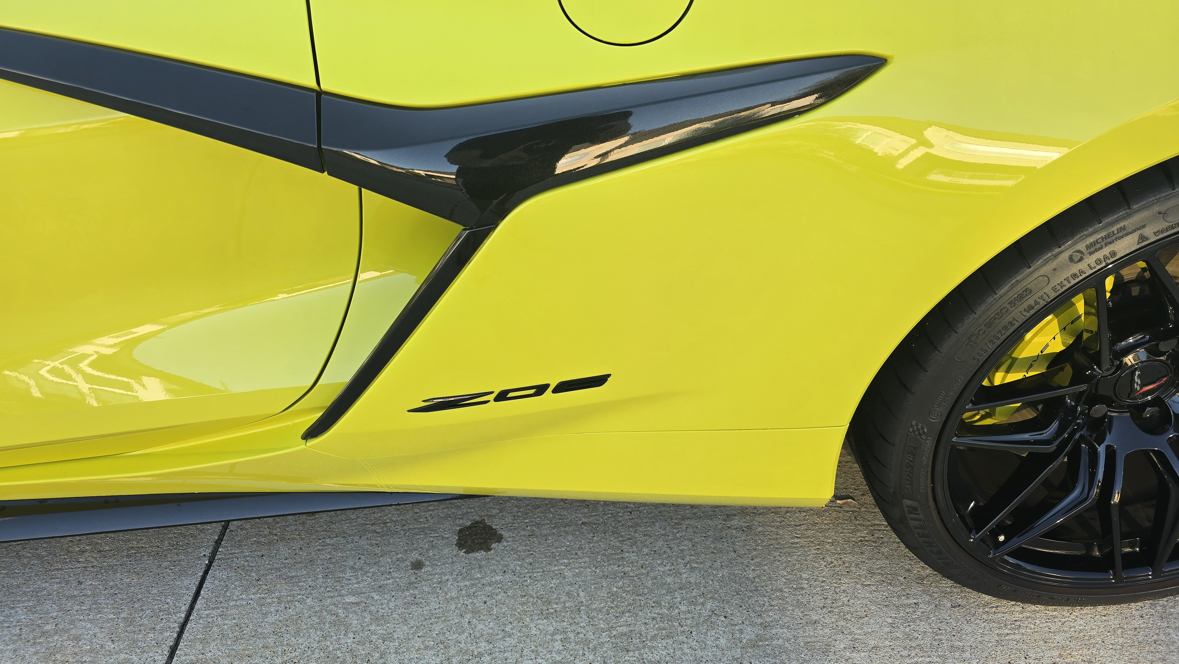Used 2024 Chevrolet Corvette Z06 RWD image 10