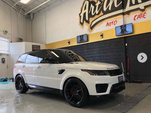 Used 2018 Land Rover Range Rover Sport HSE image 2
