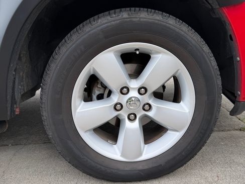 Used 2016 RAM 1500 Express AWD/4WD image 18