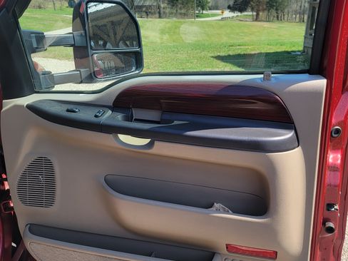 Used 2005 Ford Excursion Eddie Bauer image 28