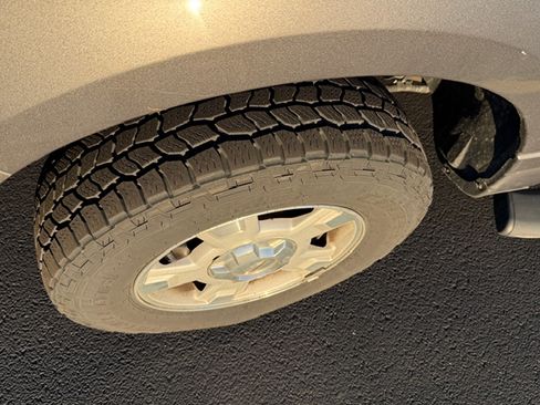 Used 2011 Ford F150 XLT image 11