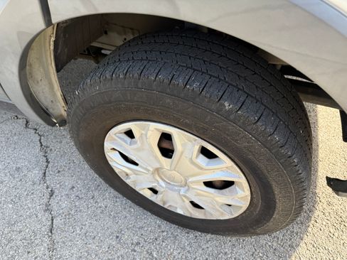 Used 2015 Ford Transit 250 130 Low Roof w/ Exterior Upgrade Package image 13