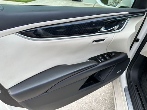 Used 2014 Cadillac XTS Platinum image 23