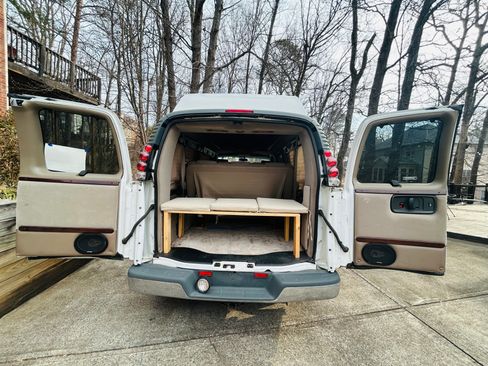 Used 2002 Chevrolet Express 1500 w/ LS Preferred Equipment Group image 18