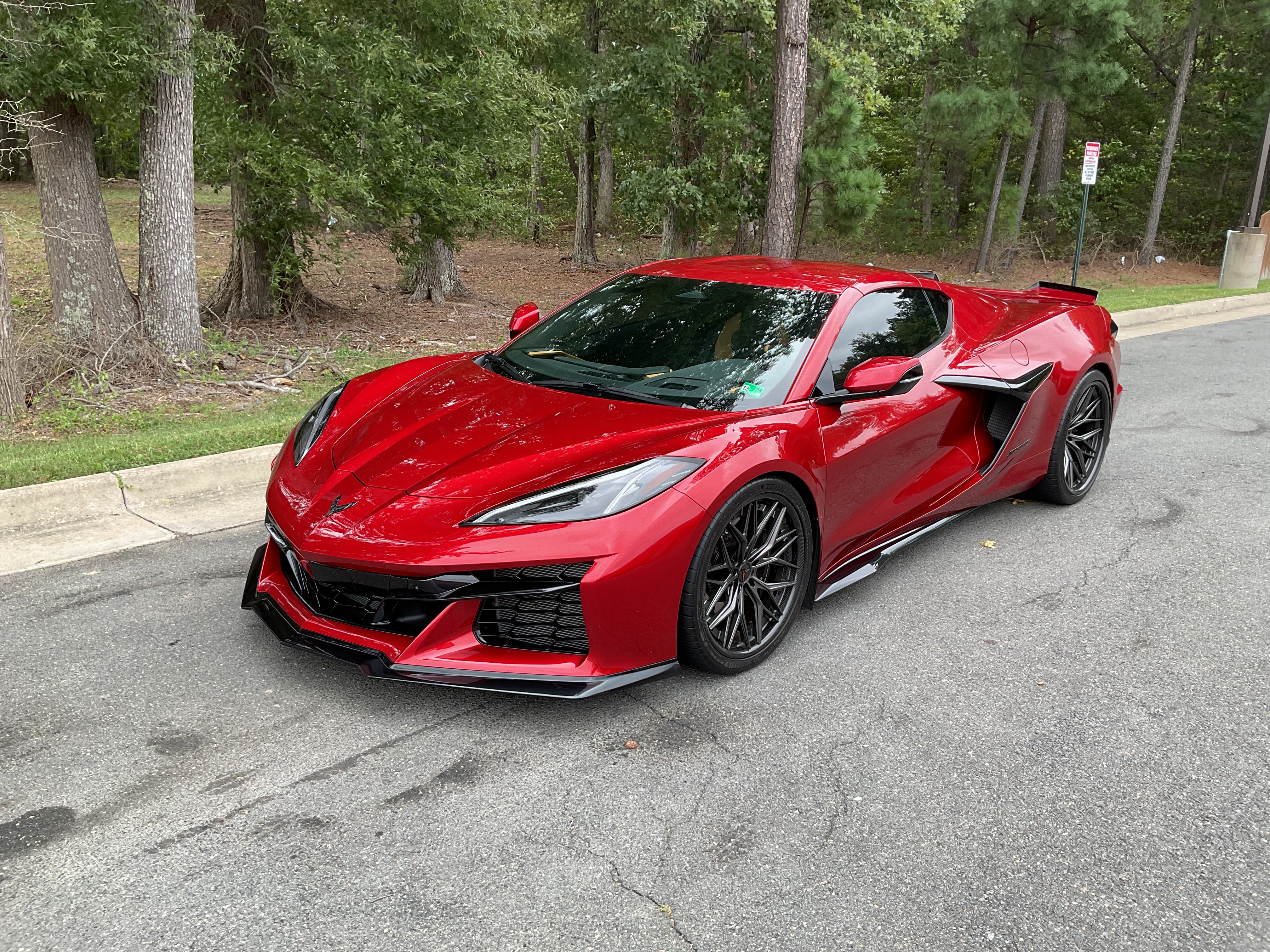 Used 2025 Chevrolet Corvette Z06 w/ Stealth Interior Trim Package RWD image 17