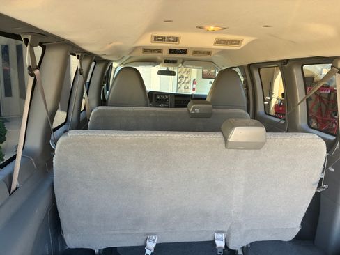 Used 2015 Chevrolet Express 2500 LS RWD image 13