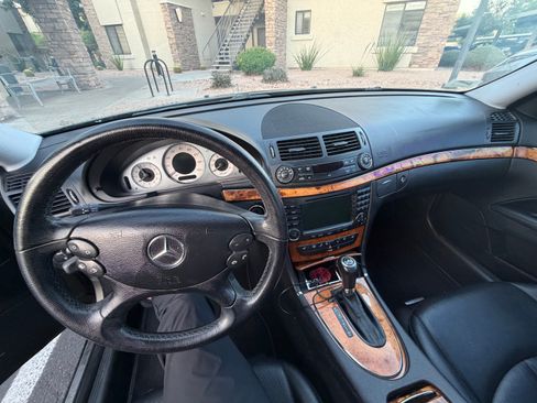 Used 2008 Mercedes-Benz E 350 4MATIC Sedan image 1