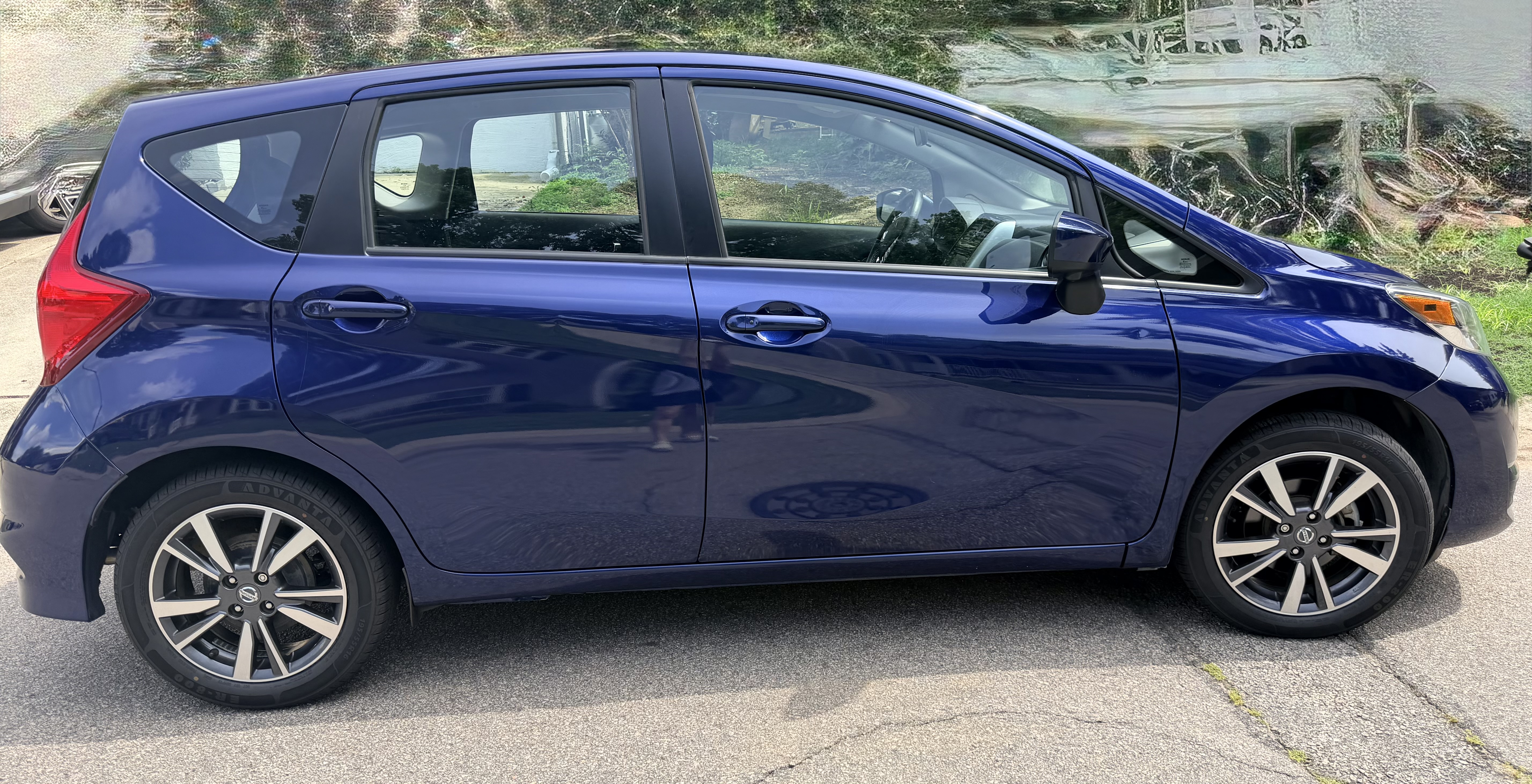 Used 2017 Nissan Versa Note FWD image 2