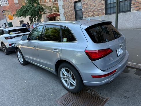 Used 2016 Audi Q5 2.0T Premium Plus w/ Technology Package AWD/4WD image 4
