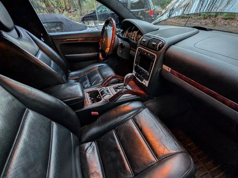 Used 2006 Porsche Cayenne Turbo S image 11