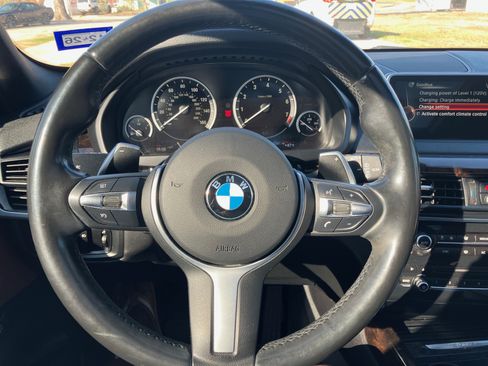 Used 2016 BMW X5 xDrive40e image 11