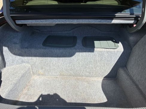 Used 2003 Lincoln Town Car Signature image 14