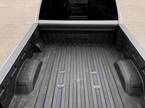 Used 2025 GMC Sierra 2500 AT4 w/ AT4 Premium Plus Package image 11