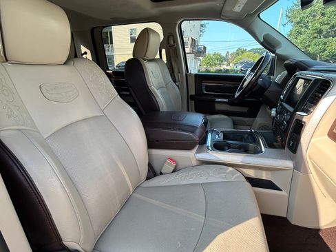 Used 2018 RAM 1500 Laramie Longhorn w/ Longhorn Southfork Package image 16