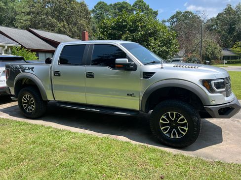 Used 2014 Ford F150 Raptor w/ Equipment Group 801A Luxury image 10