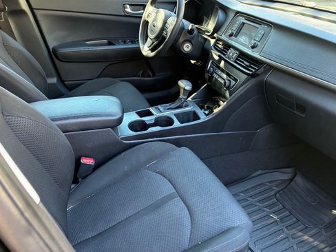 Used 2016 Kia Optima LX image 4