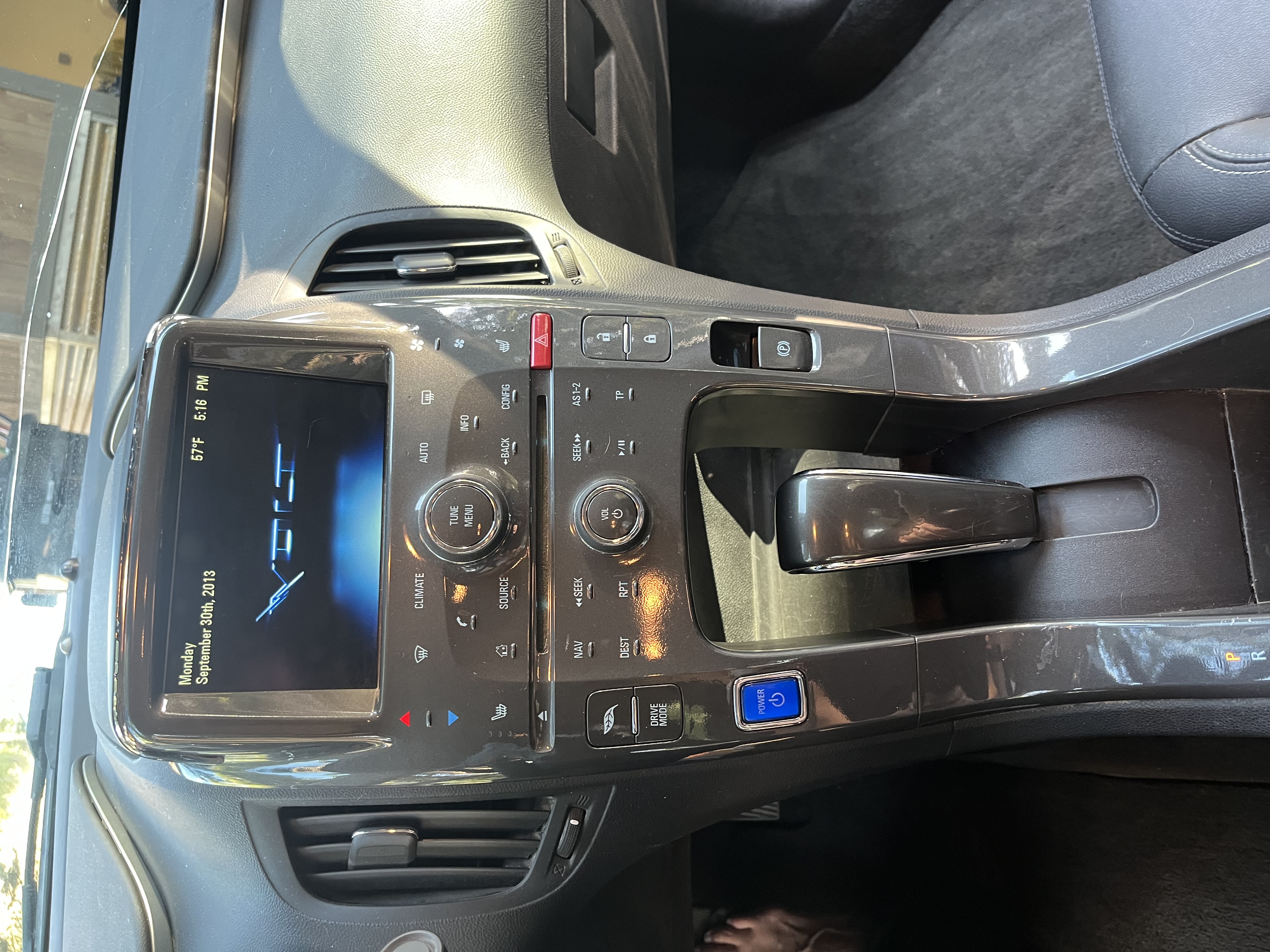 Used 2013 Chevrolet Volt Premium w/ Premium Trim Package FWD image 8