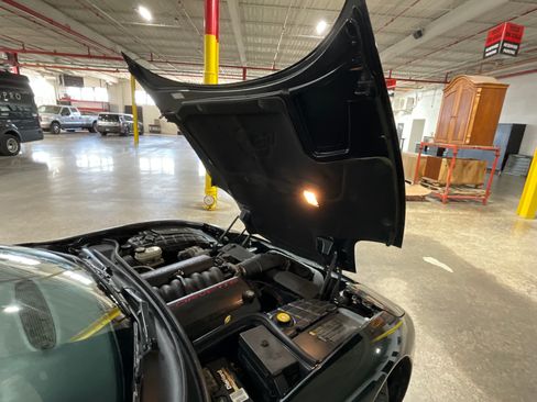 Used 2000 Chevrolet Corvette Convertible w/ Memory Pkg image 11