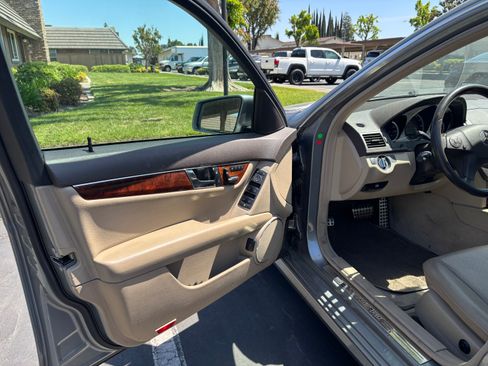 Used 2011 Mercedes-Benz C 300 Sedan image 16
