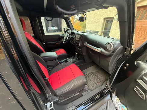 Used 2016 Jeep Wrangler Unlimited Sport w/ Quick Order Package 24S image 14