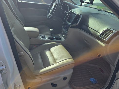 Used 2015 Jeep Grand Cherokee Overland image 11