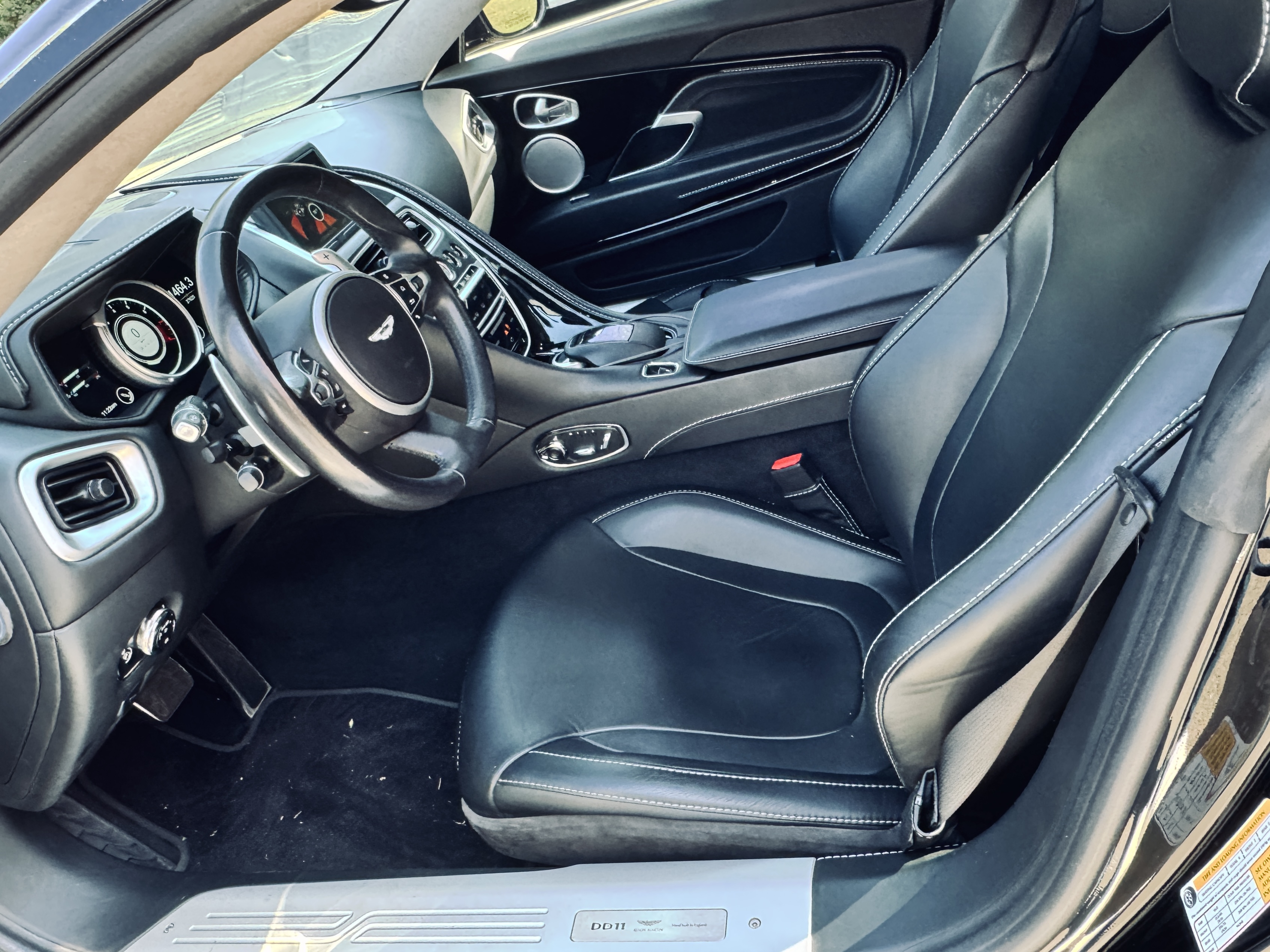 Used 2018 Aston Martin DB11 Coupe RWD image 11