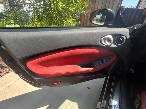 Used 2010 Nissan 370Z Touring w/ Sport Pkg RWD image 12