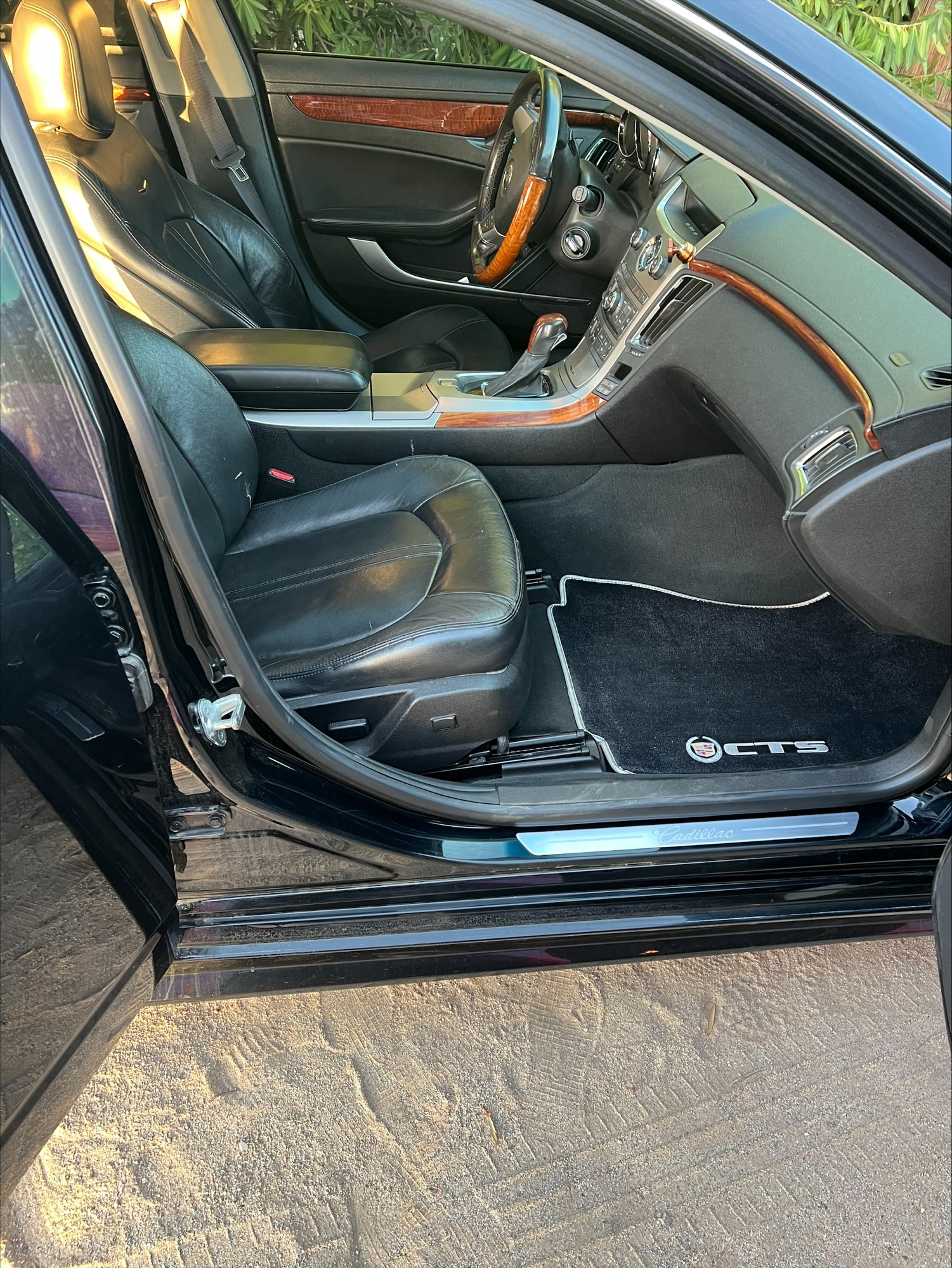 Used 2010 Cadillac CTS Premium RWD image 10