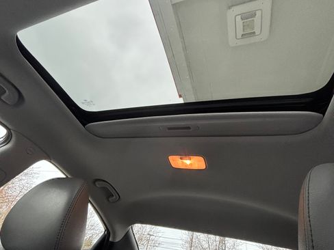 Used 2011 Hyundai Elantra Limited image 32