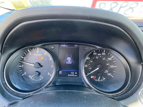 Used 2020 Nissan Rogue SV w/ Premium Package image 8