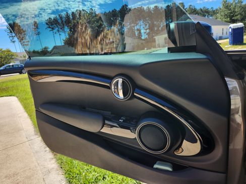 Used 2020 MINI Cooper S image 8