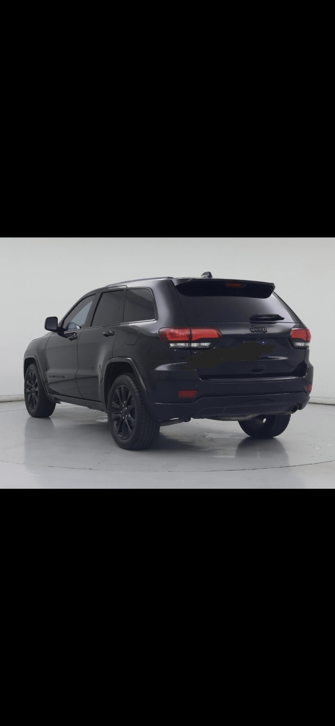 Used 2017 Jeep Grand Cherokee Altitude AWD/4WD image 5