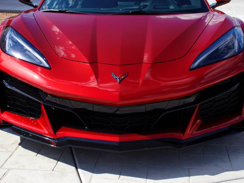 Used 2024 Chevrolet Corvette Z06 RWD image 17